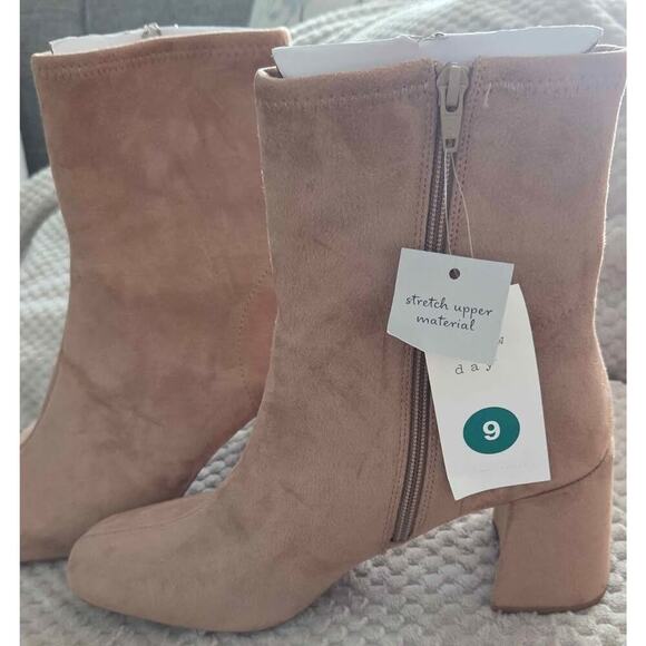 A NEW DAY size 9 Boots - Picture 1 of 7